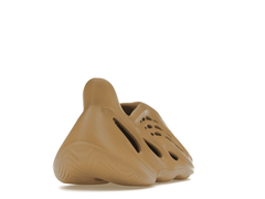 Adidas Yeezy Foam RNNR Clay Taupe